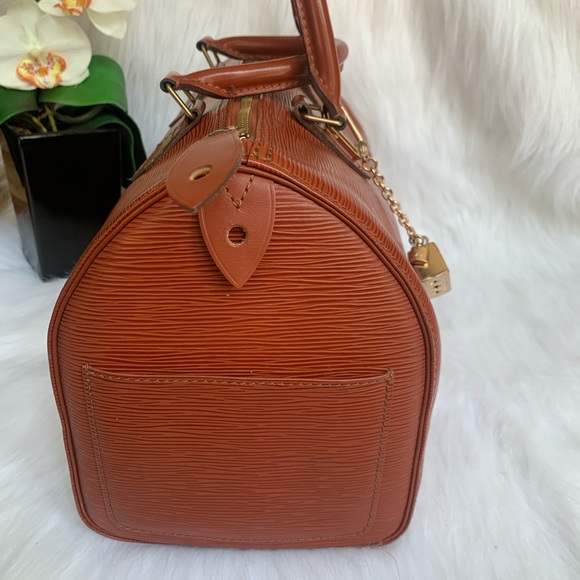 Louis Vuitton Epi Leather Speedy 30 - Picture 7 of 16